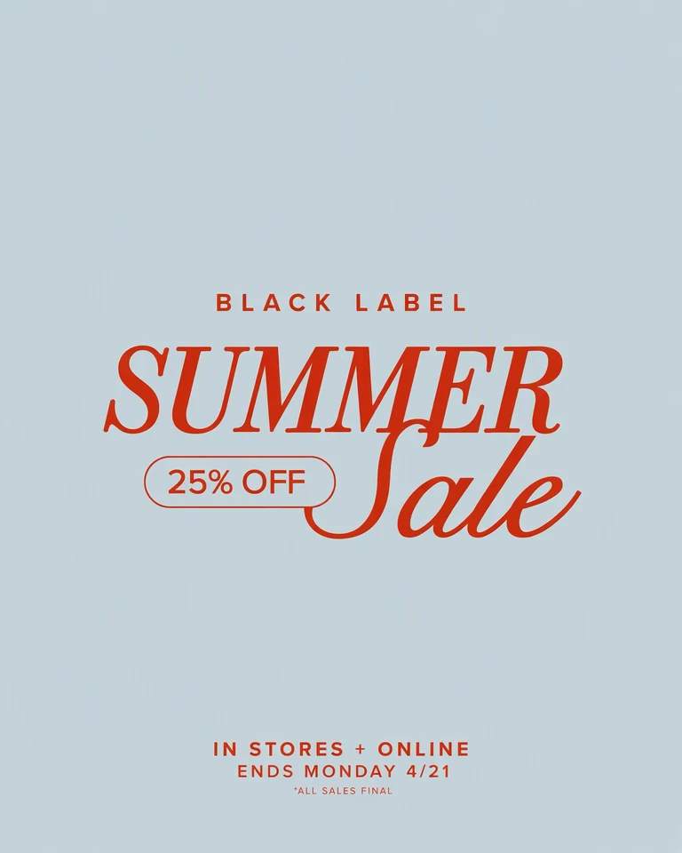 Isti oglas s nazivom rasprodaje promijenjenim u „SUMMER Sale” istim crvenim serifnim velikim slovima i rukopisom; zaobljena oznaka 25% OFF, redak Black Label, datumi i sitni tisak nisu promijenjeni.